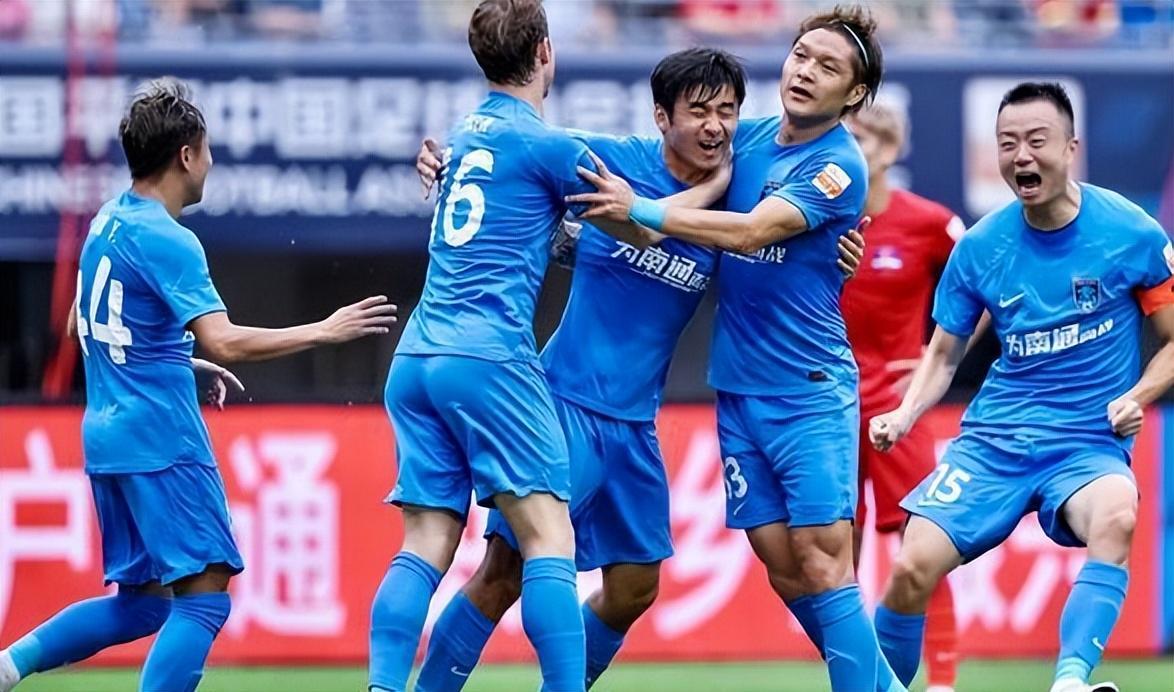 必一运动官网-薛庆浩留在申花冬训后，他本赛季还能坐稳球队主力吗，引发热议